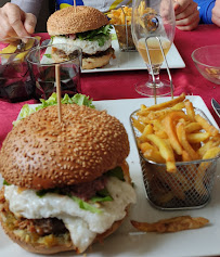 Hamburger végétarien du Restaurant français Le Comptoir Des Géants - Restaurant - Bar - Epicerie à Saint-Maurice-en-Trièves - n°15