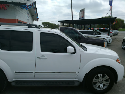 Used Car Dealer «Mobile City Auto Plex», reviews and photos, 6457 Camp Bullis Rd, San Antonio, TX 78257, USA