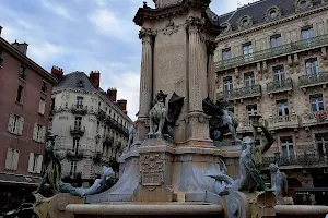 Fontaine des Trois Ordres image