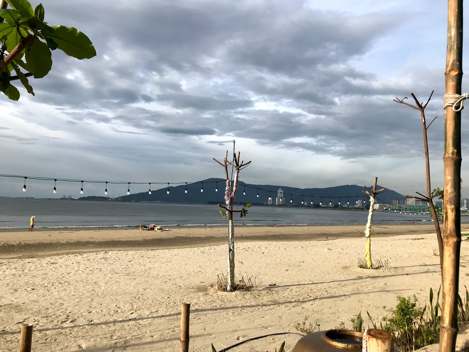 Thanh Khe Beach'in fotoğrafı çok temiz temizlik seviyesi ile