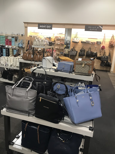 Shoe Store «DSW Designer Shoe Warehouse», reviews and photos, 10515 N Mopac Expy, Austin, TX 78759, USA