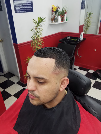 Barber Shop «Bueno Barbershop», reviews and photos, 463 NE 167th St, North Miami Beach, FL 33162, USA