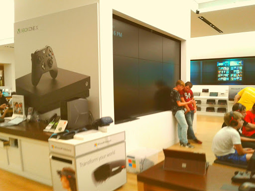 Computer Store «Microsoft Store», reviews and photos, 5015 Westheimer Rd A2421, Houston, TX 77056, USA