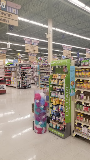 Shopping Mall «The Brickyard», reviews and photos, 2600 N Narragansett Ave, Chicago, IL 60639, USA