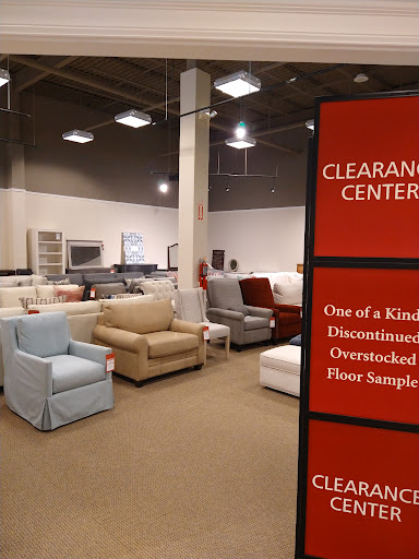 Furniture Store «Bassett Home Furnishings», reviews and photos, 12941 Shelbyville Rd, Louisville, KY 40243, USA