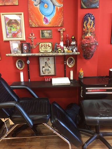 Tattoo Shop «Wicked Owl Studios», reviews and photos, 604 Torrence Ave, Calumet City, IL 60409, USA