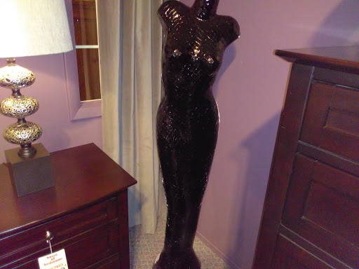 Bedroom Furniture Store «House of Bedrooms», reviews and photos, 1700 S Telegraph Rd, Bloomfield Hills, MI 48302, USA