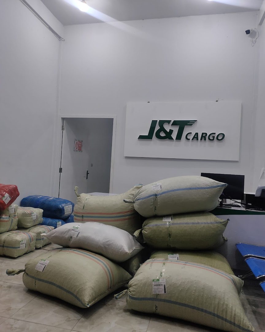 J&t Cargo Takengon (tko001j) Photo