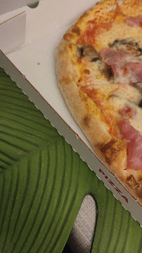 Plats et boissons du Pizzas à emporter Giorgio pizza à Lyon - n°3