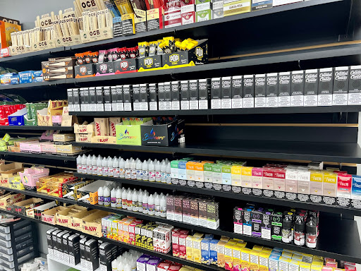 Tobacco Shop «Smoke Hut Smoke Shop», reviews and photos, 11902 Blue Ridge Boulevard g, Grandview, MO 64030, USA