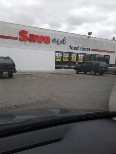 Grocery Store «Save-A-Lot», reviews and photos, 250 E Roosevelt Ave, Battle Creek, MI 49037, USA