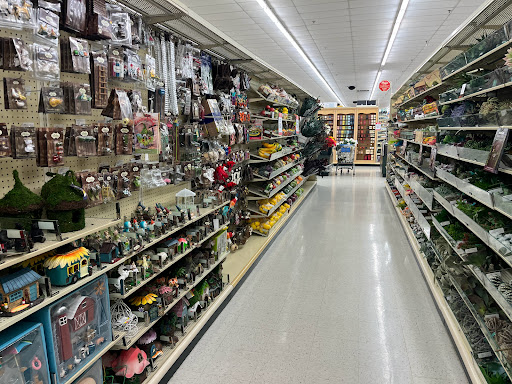 Craft Store «Hobby Lobby», reviews and photos, 2102 N Neil St Suite 2, Champaign, IL 61820, USA