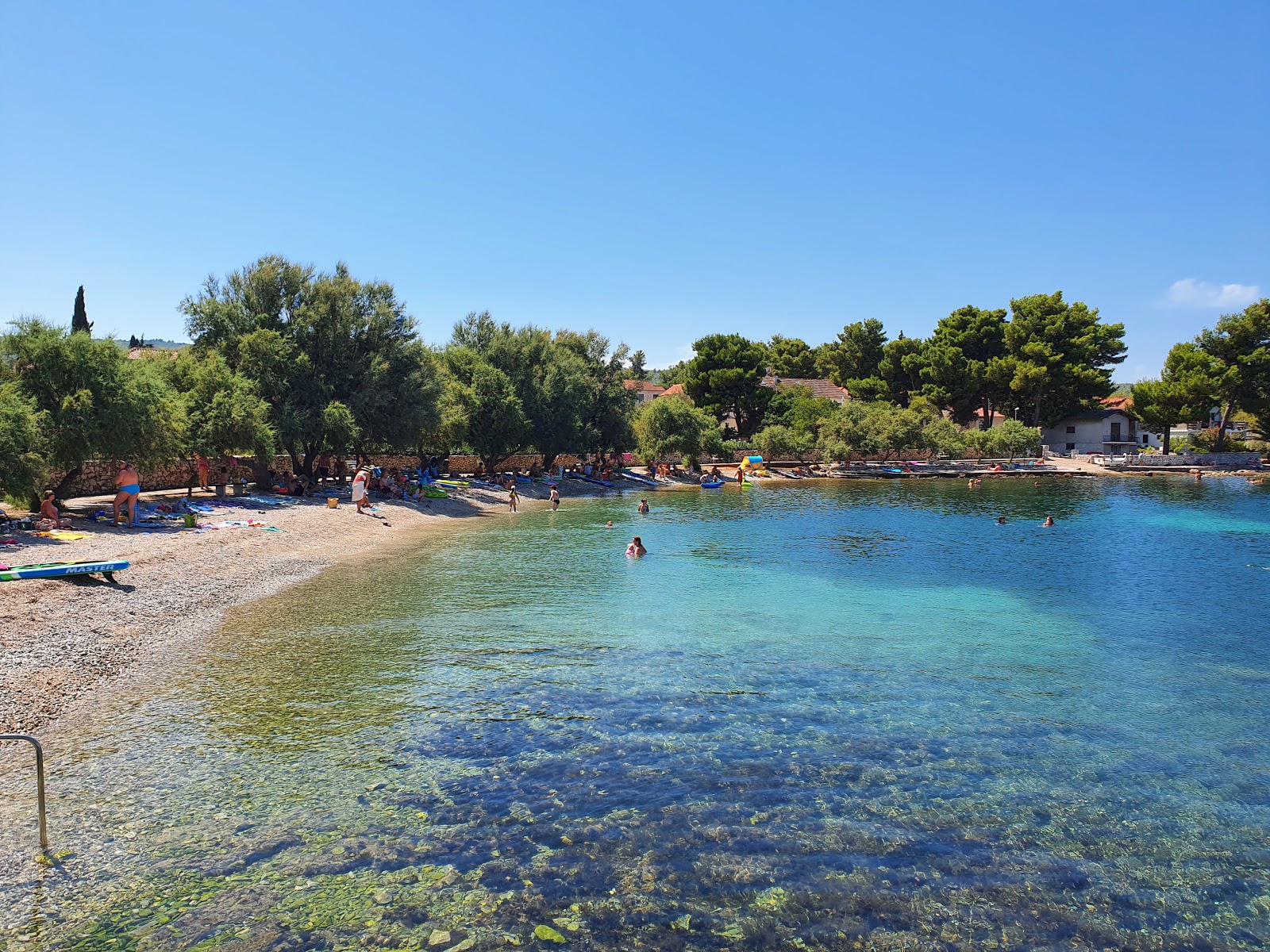 Gumonca Beach'in fotoğrafı düz bir kıyı şeridi ile birlikte
