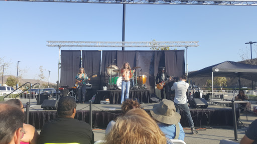 Shopping Mall «Shops At Dos Lagos», reviews and photos, 2780 Cabot Dr #140, Corona, CA 92883, USA