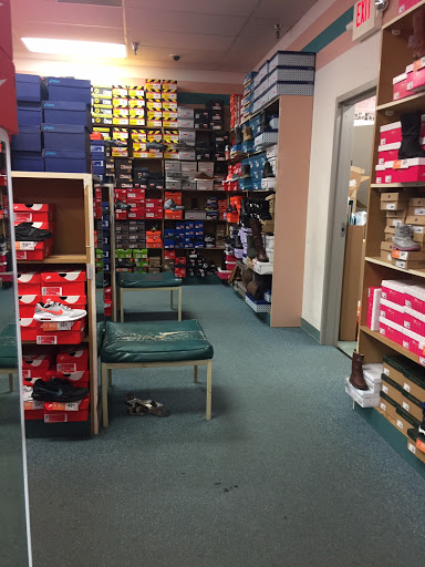 Shoe Store «Rack Room Shoes», reviews and photos, 401 Outlet Center Dr #310, Georgetown, KY 40324, USA