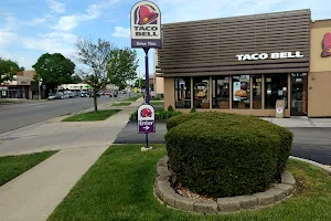 Taco Bell image