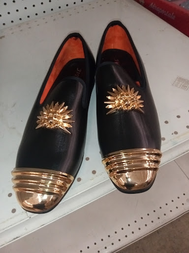 Discount Store «Bargain Hunt», reviews and photos, 3137 Dixie Hwy, Erlanger, KY 41018, USA