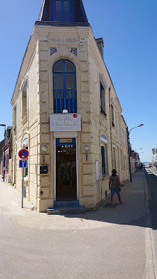 Les filles et leur coccinelle à Le Crotoy