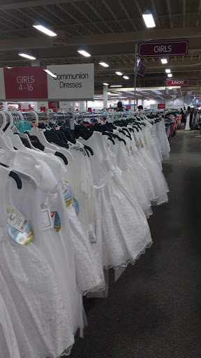 Clothing Store «Burlington Coat Factory», reviews and photos, 6875 Southland Dr, Middleburg Heights, OH 44130, USA