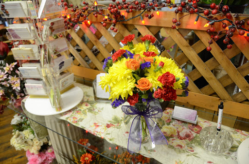 Florist «Yorkville Flower Shoppe», reviews and photos, 216 S Bridge St, Yorkville, IL 60560, USA