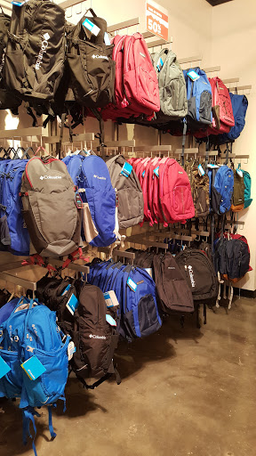 Sportswear Store «Columbia Sportswear Outlet Store», reviews and photos, 18539 Outlet Blvd #606, Chesterfield, MO 63005, USA