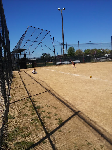 Park «Hinkley Park», reviews and photos, 25 Busse Hwy, Park Ridge, IL 60068, USA