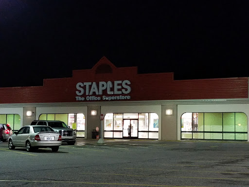 Office Supply Store «Staples», reviews and photos, 23131 Michigan Ave, Dearborn, MI 48124, USA