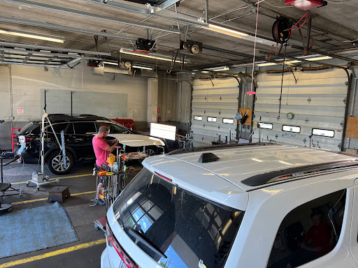 Auto Body Shop «Oakdale Collision Center», reviews and photos, 1040 Gershwin Ave N, Oakdale, MN 55128, USA