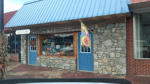 Clyde Florist, 105 Depot St, Clyde, NC 28721, USA, 