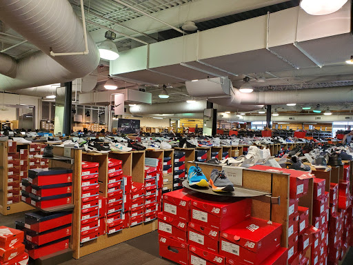 Shoe Store «DSW Designer Shoe Warehouse», reviews and photos, 60 NJ-17, Paramus, NJ 07652, USA
