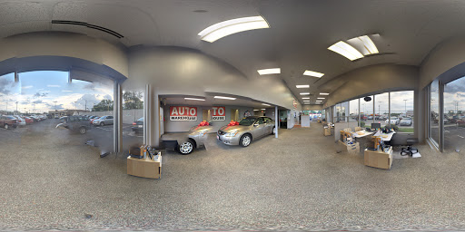 Used Car Dealer «Auto Warehouse», reviews and photos, 3375 Grand Ave, Waukegan, IL 60085, USA