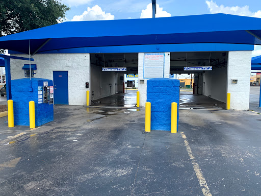 Car Detailing Service «STERLING H2O TOUCHFREE CARWASH», reviews and photos, 1030 Patricia Dr, San Antonio, TX 78213, USA