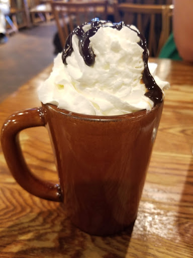 American Restaurant «Cracker Barrel Old Country Store», reviews and photos, 2421 Old Country Inn Dr, Caseyville, IL 62232, USA