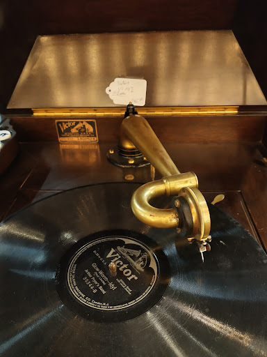 Used Furniture Store «Barrington Resale Shop», reviews and photos, 2214 E Algonquin Rd, Algonquin, IL 60102, USA