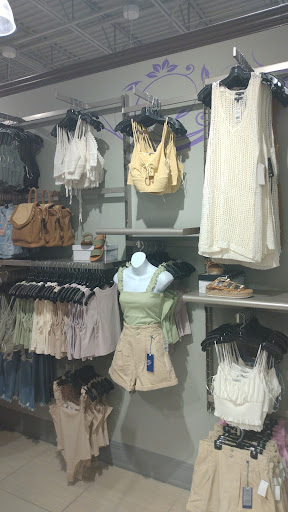 Clothing Store «Discovery Clothing Company», reviews and photos, 660 Centerview Blvd, Kissimmee, FL 34741, USA