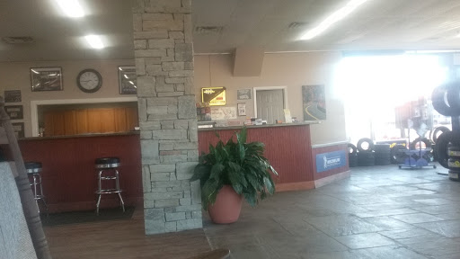 Tire Shop «Pete Shirley Tire Inc», reviews and photos, 208 6th St S, Oneonta, AL 35121, USA