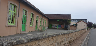 Escuela infantil à Parsac-Rimondeix