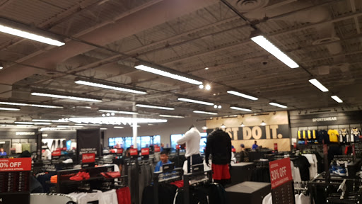 Sporting Goods Store «Nike Factory Store», reviews and photos, 5050 Factory Shops Blvd #905, Castle Rock, CO 80108, USA