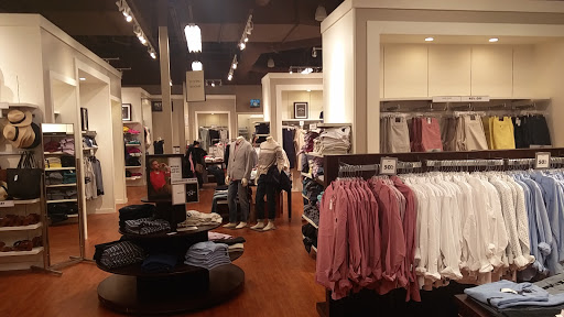 Clothing Store «Banana Republic Factory Store», reviews and photos, 407 N Alafaya Trail, Orlando, FL 32828, USA