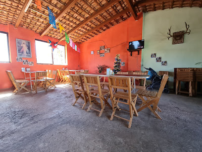Restaurante Familiar Las Bibis - C. Dieciséis de Septiembre 17, 48100 Atenguillo, Jal., Mexico