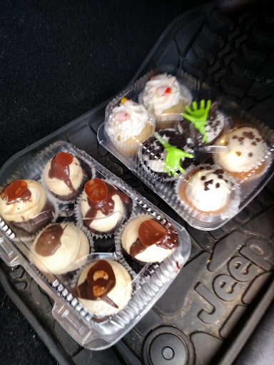 Wedding Bakery «Cake, Hope, & Love», reviews and photos, 1490 N Fairfield Rd, Dayton, OH 45432, USA