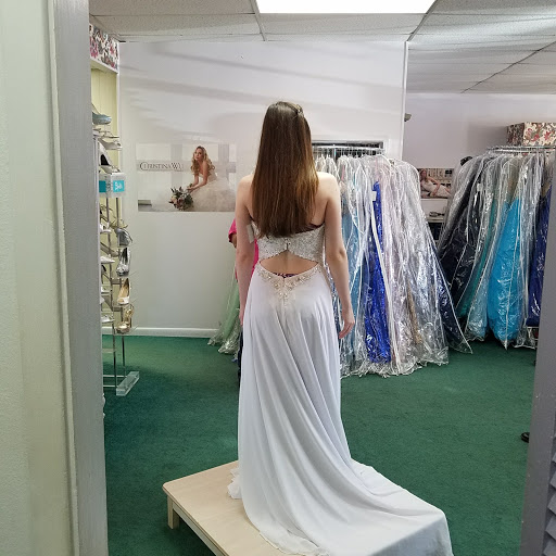 Bridal Shop «Lillies & Lace Bridal & Formal», reviews and photos, 1013 W Loop 281, Longview, TX 75604, USA
