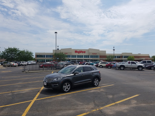 Supermarket «Hy-Vee», reviews and photos, 2951 SW Wanamaker Rd, Topeka, KS 66614, USA
