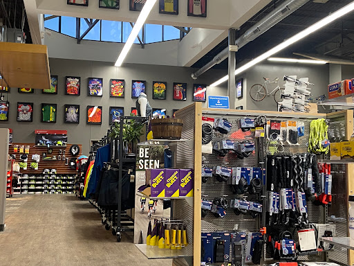 Warehouse «Bike World Warehouse», reviews and photos, 2401 Hickman Rd, Des Moines, IA 50310, USA