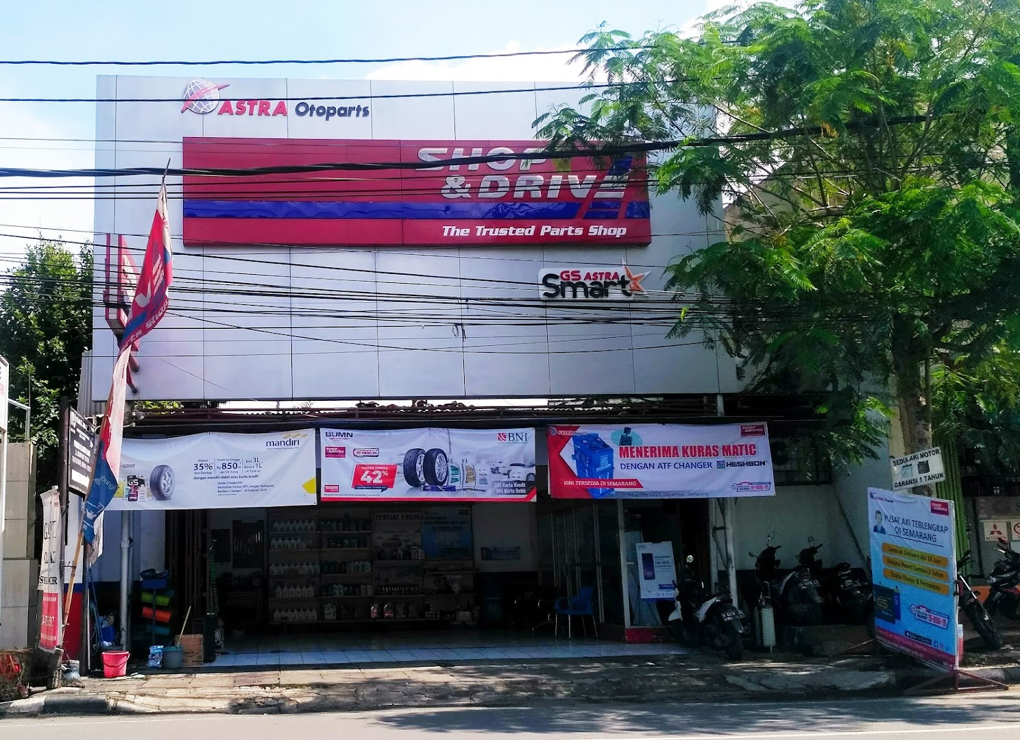 Shop&drive Majapahit Baru Photo
