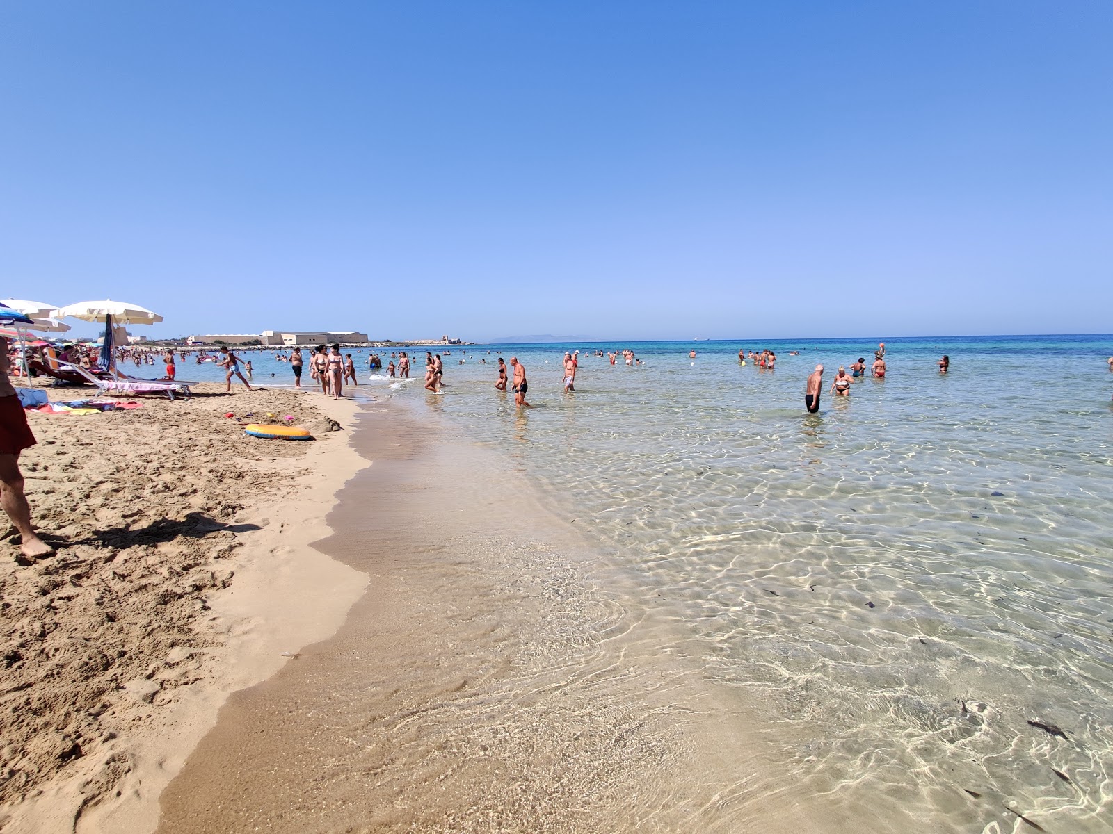 Foto di Spiaggia San Giuliano Trapani area del resort sulla spiaggia