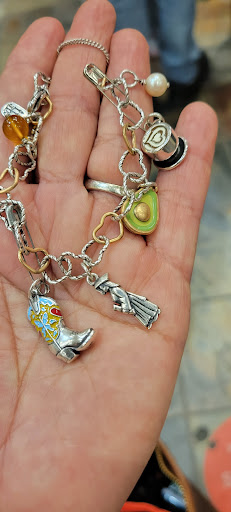 Jewelry Store «James Avery Jewelry», reviews and photos, 5535 W Loop 1604 N #111, San Antonio, TX 78253, USA