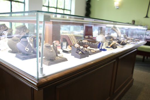 Jewelry Store «Mullen Bros. Jewelers», reviews and photos, 167 Swansea Mall Dr, Swansea, MA 02777, USA