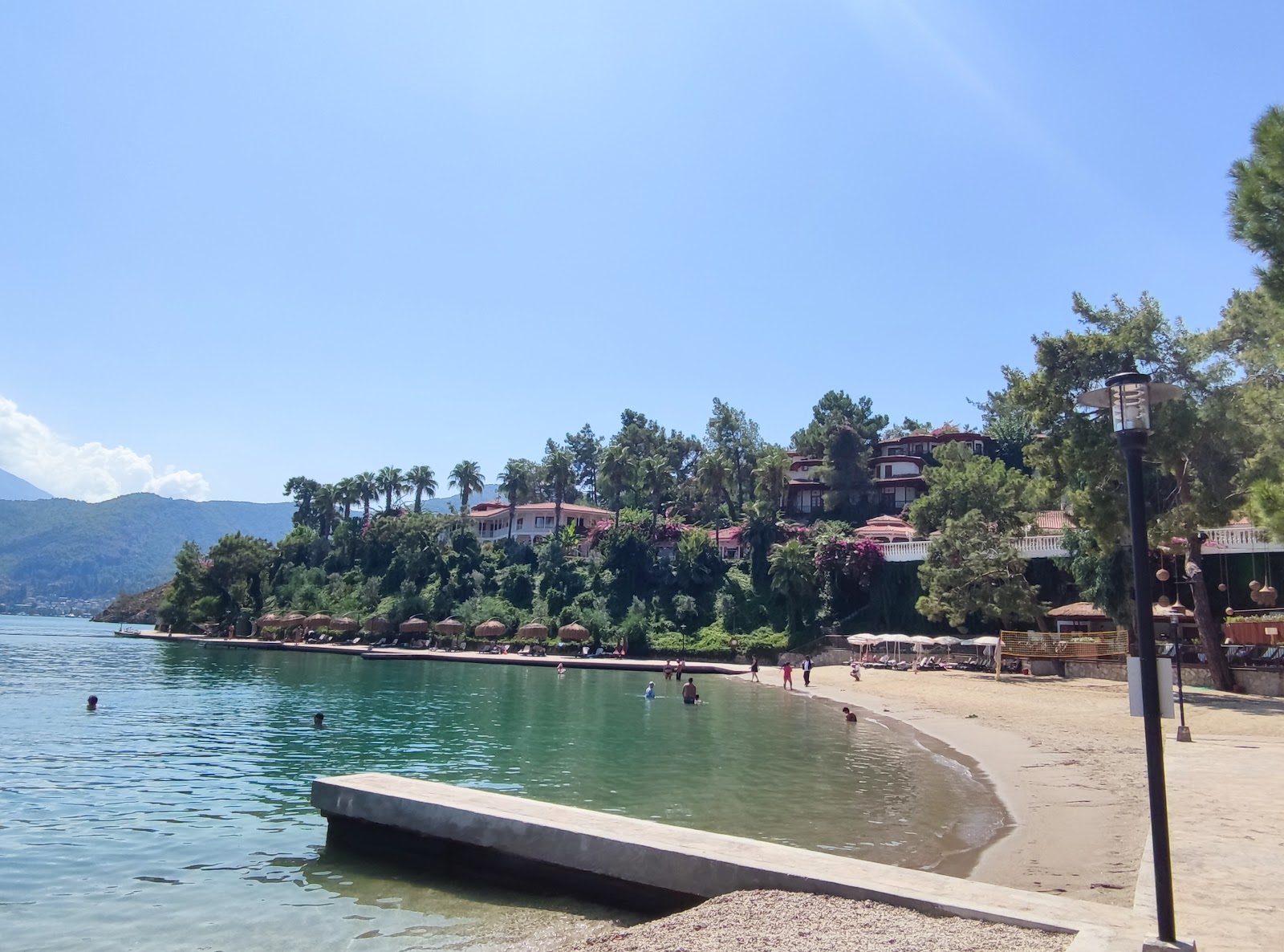 Photo de Letoonia Beach avec un rivage spacieux