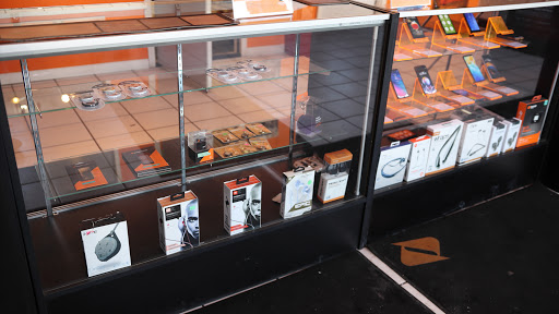 Telecommunications Service Provider «Boost Mobile», reviews and photos, 1109 W Broadway Ave, Minneapolis, MN 55411, USA